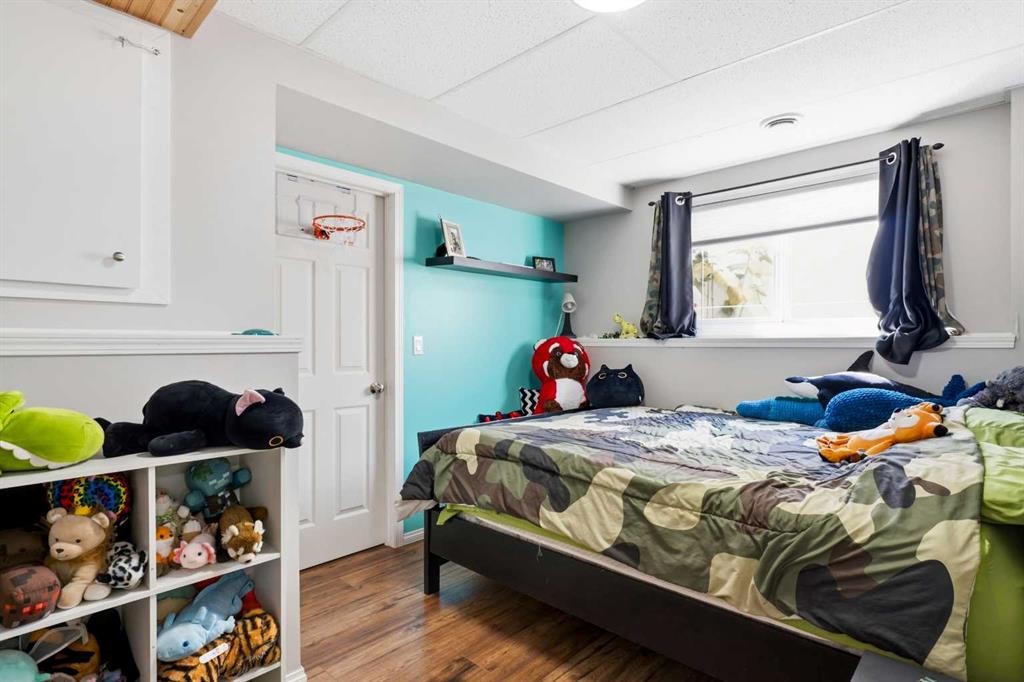 17-829 20 Street, Spruce View, AB - Indoor Photo Showing Bedroom