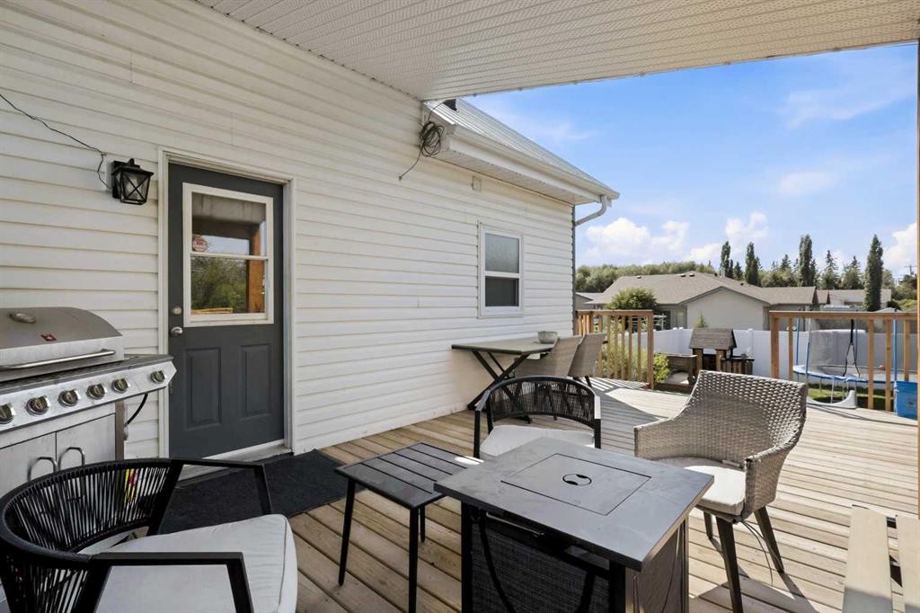 17-829 20 Street, Spruce View, AB - Outdoor With Deck Patio Veranda With Exterior