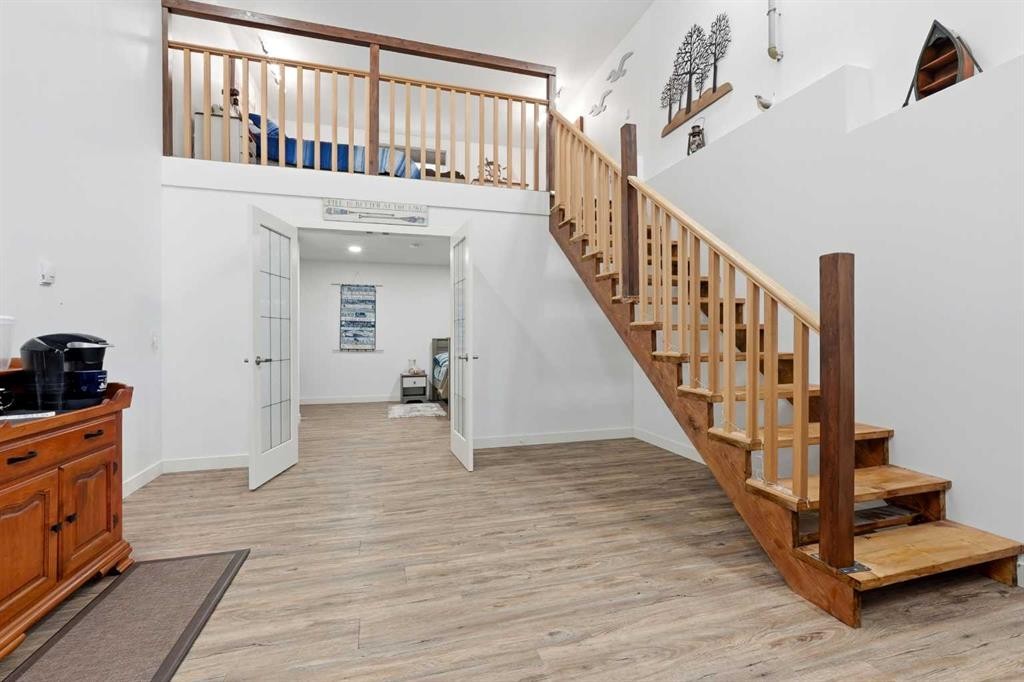 707 Elk Street, Sunbreaker Cove, AB - Indoor Photo Showing Other Room