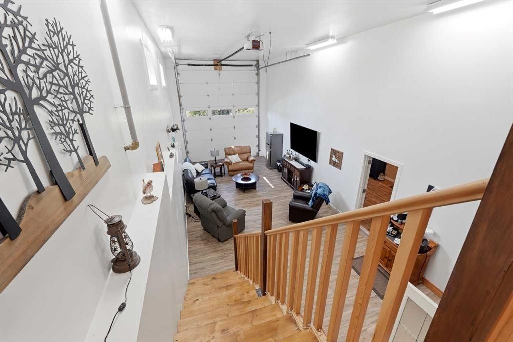 707 Elk Street, Sunbreaker Cove, AB - Indoor Photo Showing Other Room