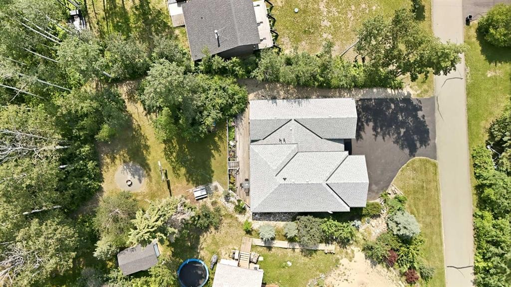 707 Elk Street, Sunbreaker Cove, AB - Outdoor