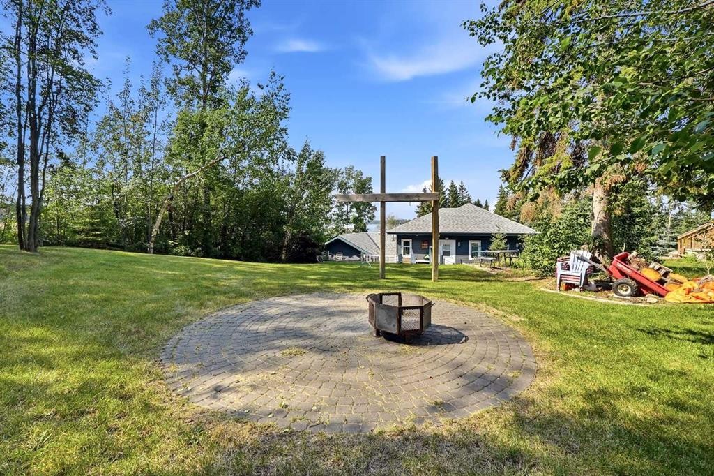 707 Elk Street, Sunbreaker Cove, AB - Outdoor