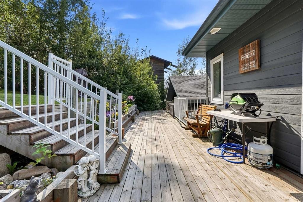 707 Elk Street, Sunbreaker Cove, AB - Outdoor With Deck Patio Veranda With Exterior