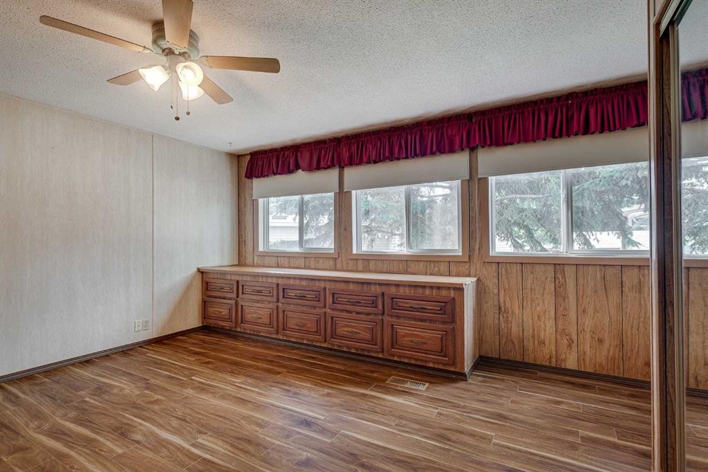 71 Parkside Avenue, Red Deer, AB
