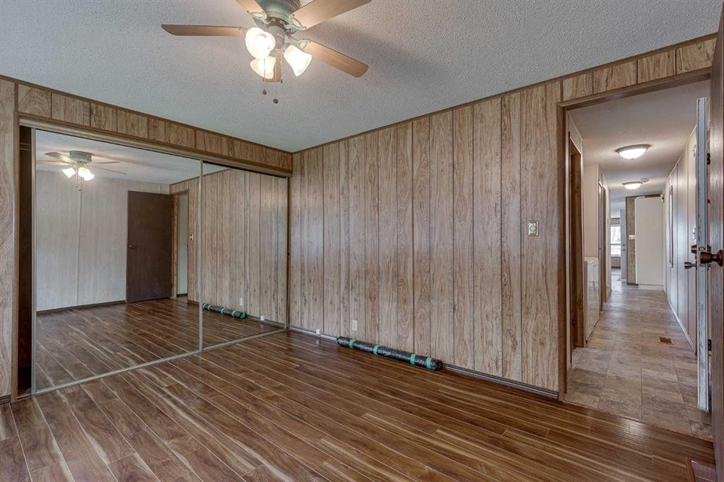 71 Parkside Avenue, Red Deer, AB