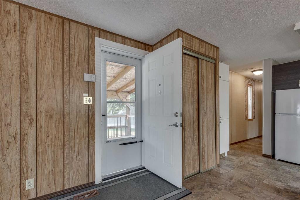 71 Parkside Avenue, Red Deer, AB