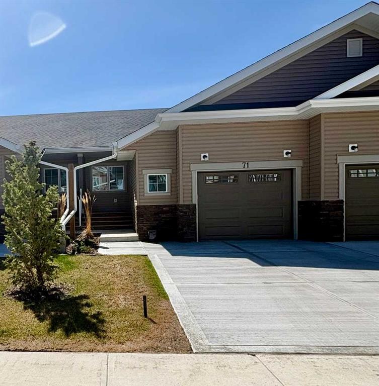 71 Golden Crescent, Red Deer, AB - Outdoor