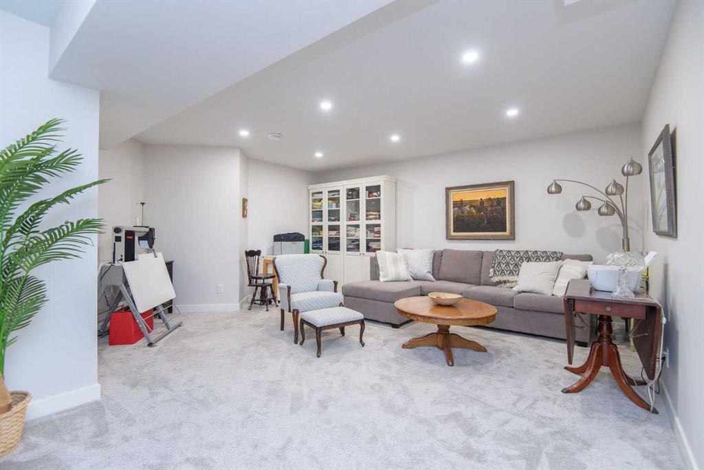71 Golden Crescent, Red Deer, AB - Indoor Photo Showing Living Room