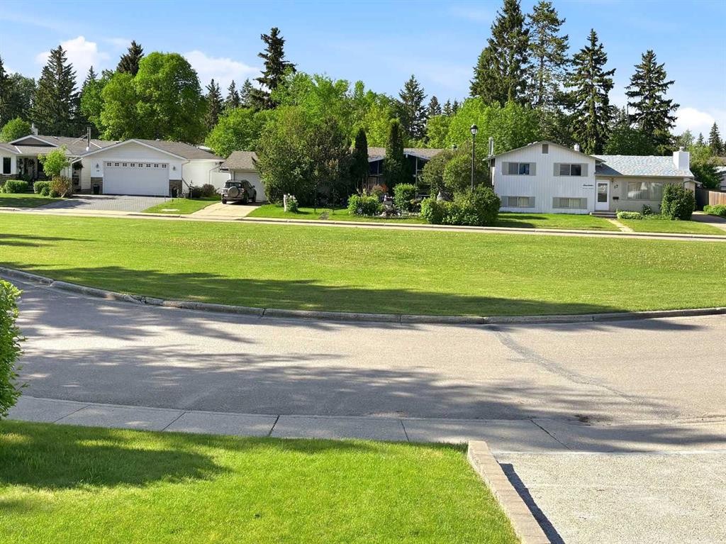 8 Sydney Close, Red Deer, AB - Outdoor