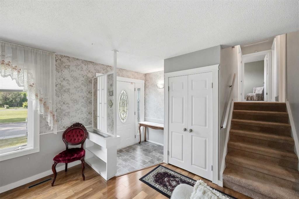 8 Sydney Close, Red Deer, AB - Indoor Photo Showing Other Room