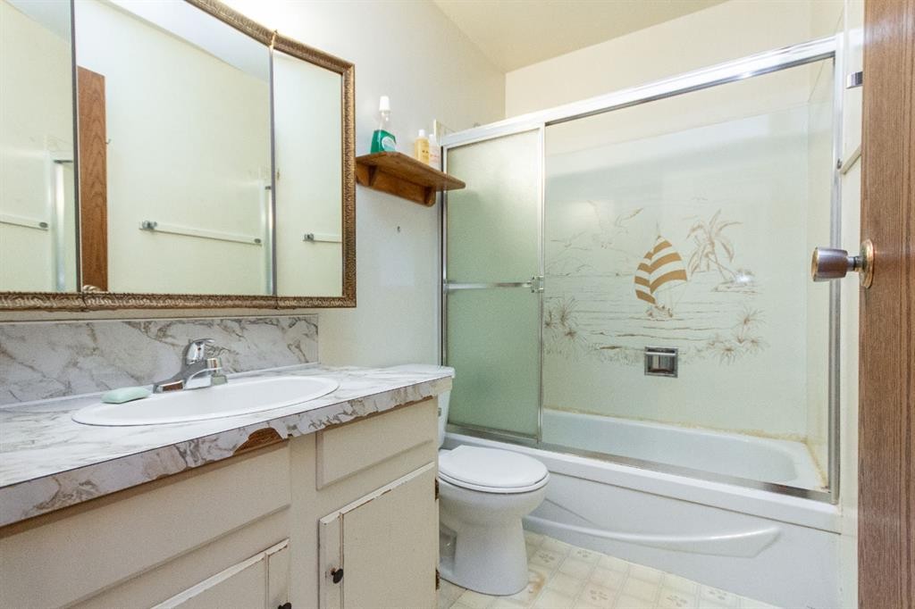 1910 26 Avenue, Delburne, AB - Indoor Photo Showing Bathroom