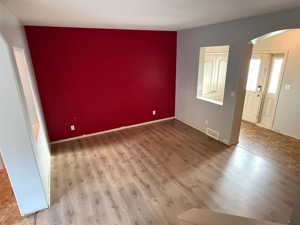 74 Parkway Drive, Blackfalds, AB - Indoor Photo Showing Other Room