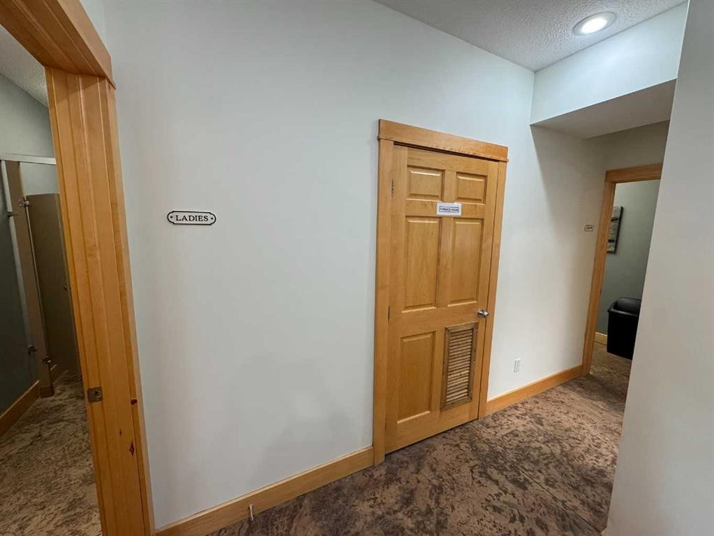3 Janko Close, Red Deer, AB - Indoor Photo Showing Other Room