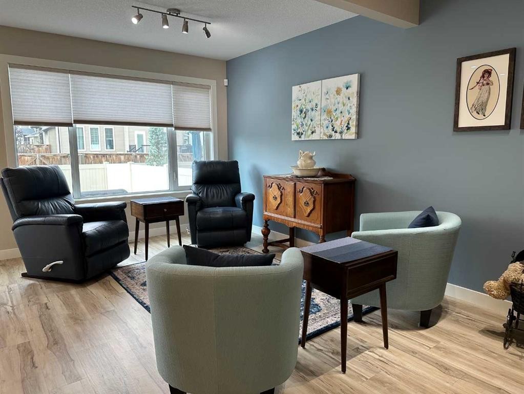 95 Golden Crescent, Red Deer, AB - Indoor Photo Showing Living Room