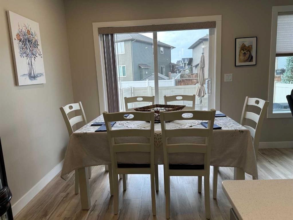 95 Golden Crescent, Red Deer, AB - Indoor Photo Showing Dining Room