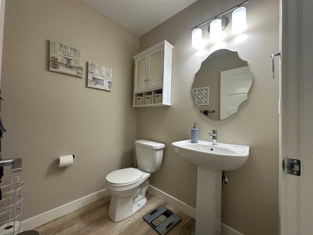 95 Golden Crescent, Red Deer, AB - Indoor Photo Showing Bathroom