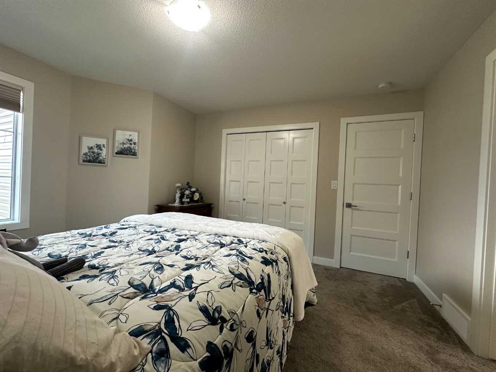 95 Golden Crescent, Red Deer, AB - Indoor Photo Showing Bedroom