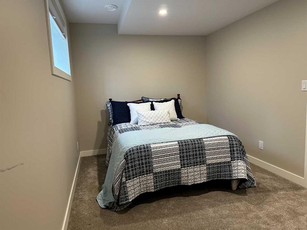 95 Golden Crescent, Red Deer, AB - Indoor Photo Showing Bedroom