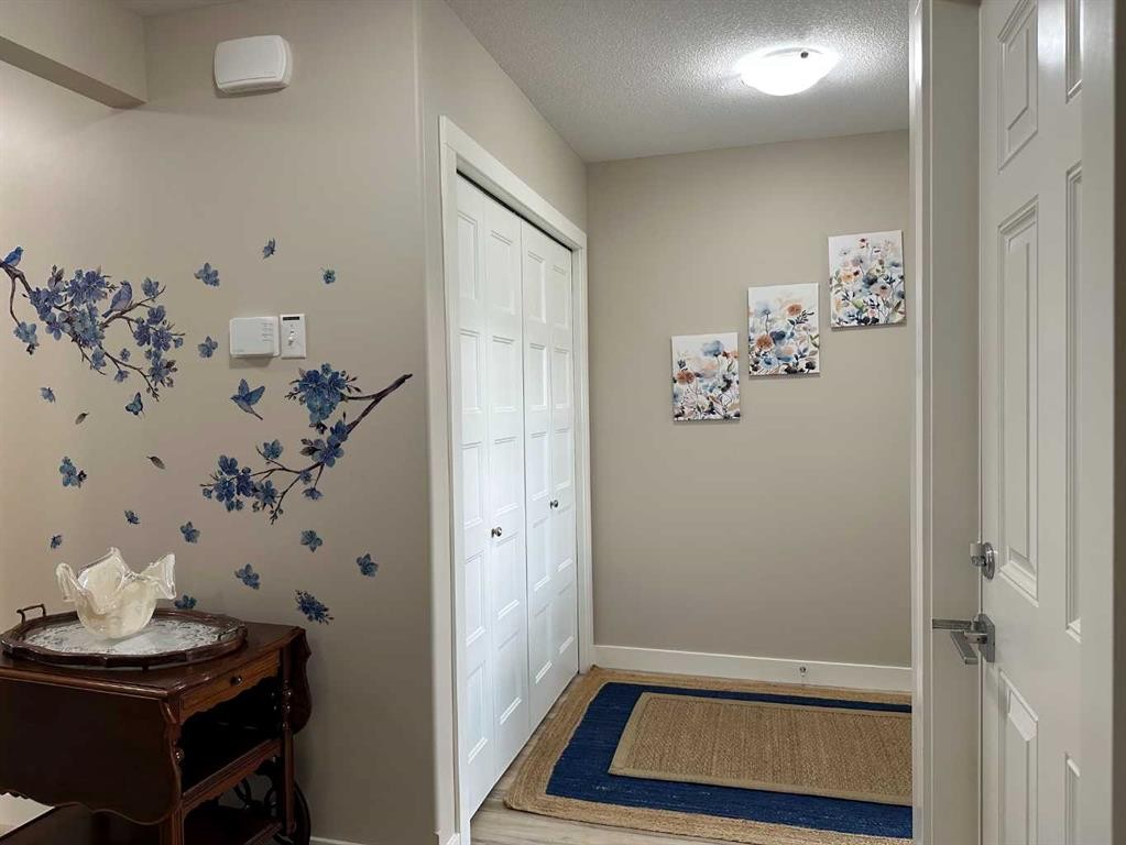 95 Golden Crescent, Red Deer, AB - Indoor Photo Showing Other Room