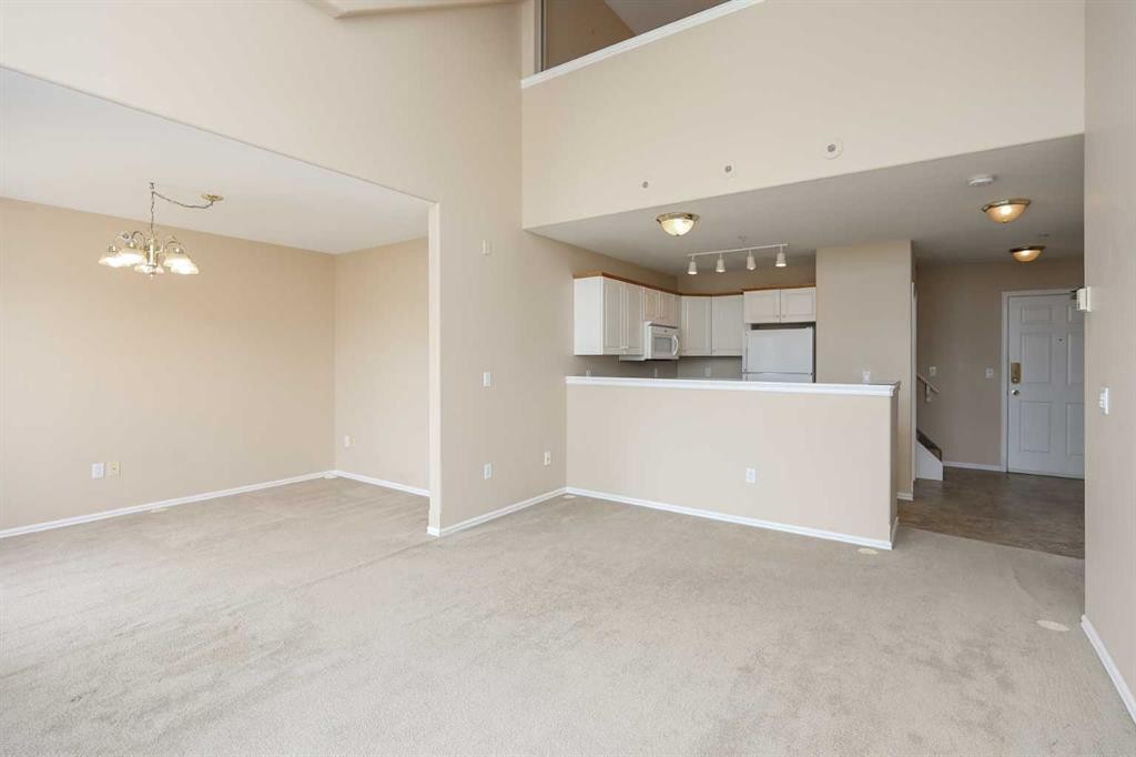 409-6118 53 Avenue, Red Deer, AB - Indoor