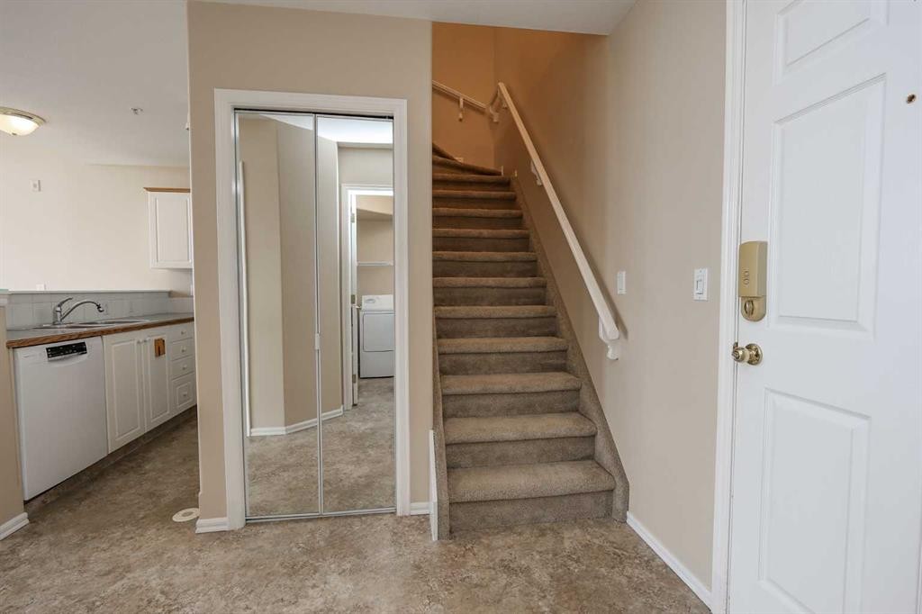 409-6118 53 Avenue, Red Deer, AB - Indoor Photo Showing Other Room
