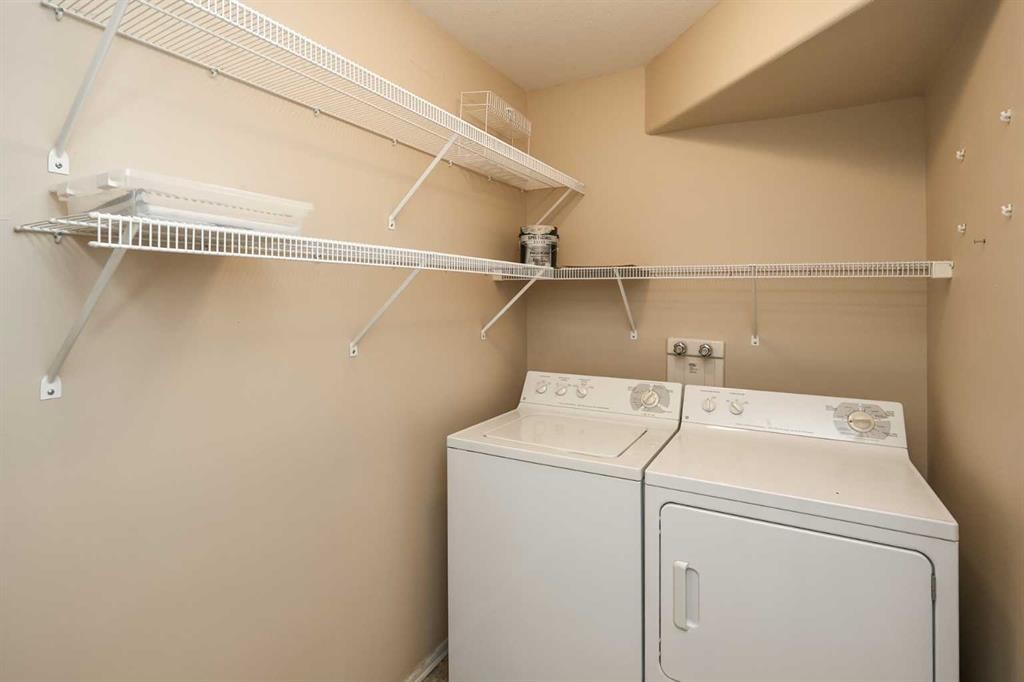 409-6118 53 Avenue, Red Deer, AB - Indoor Photo Showing Laundry Room