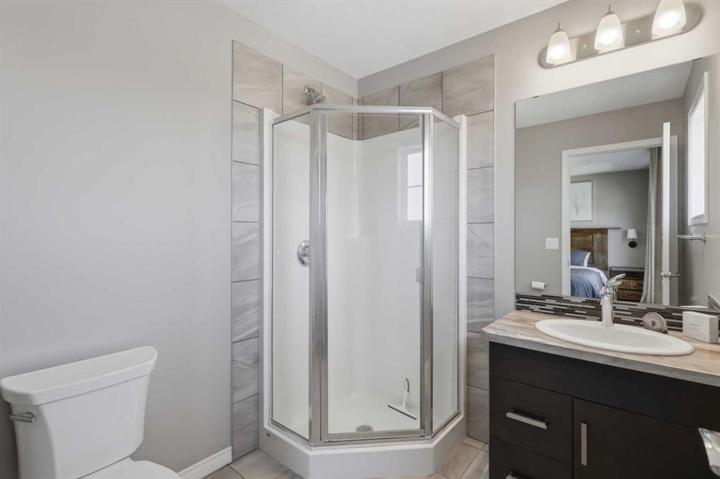 9 Hampton Crescent, Sylvan Lake, AB - Indoor Photo Showing Bathroom