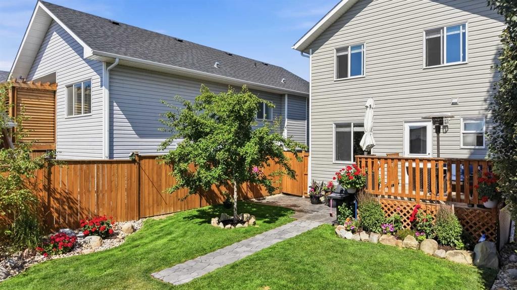9 Hampton Crescent, Sylvan Lake, AB - Outdoor With Exterior