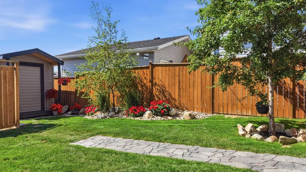 9 Hampton Crescent, Sylvan Lake, AB - Outdoor