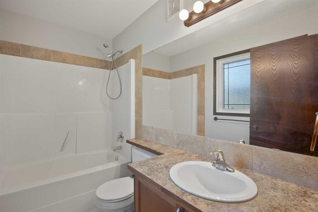 92 Ireland Crescent, Red Deer, AB - Indoor Photo Showing Bathroom