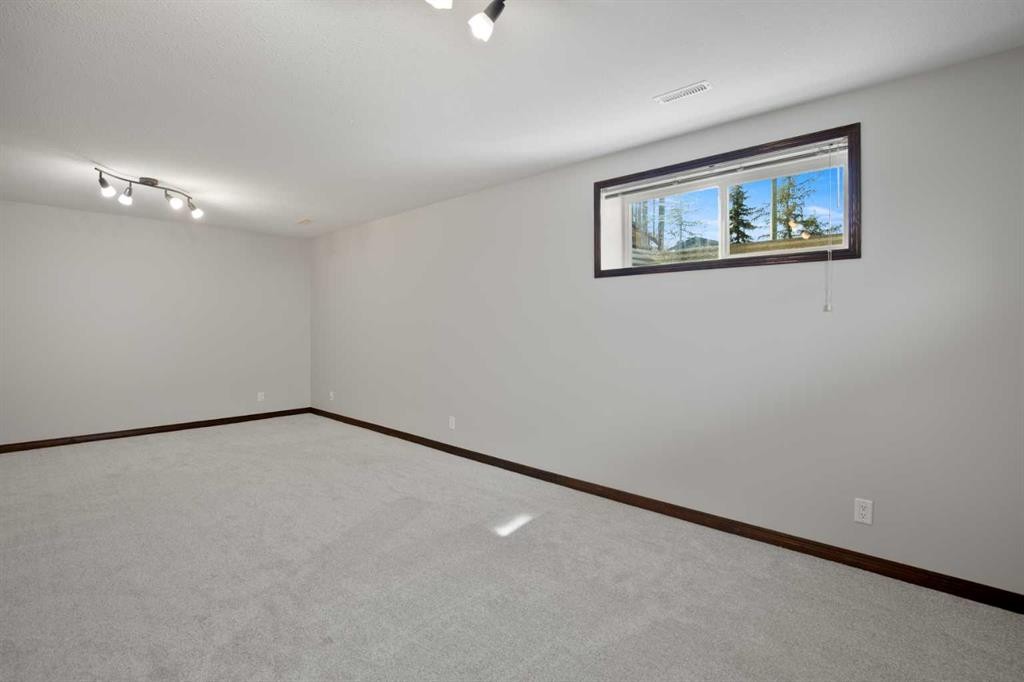 92 Ireland Crescent, Red Deer, AB - Indoor Photo Showing Other Room