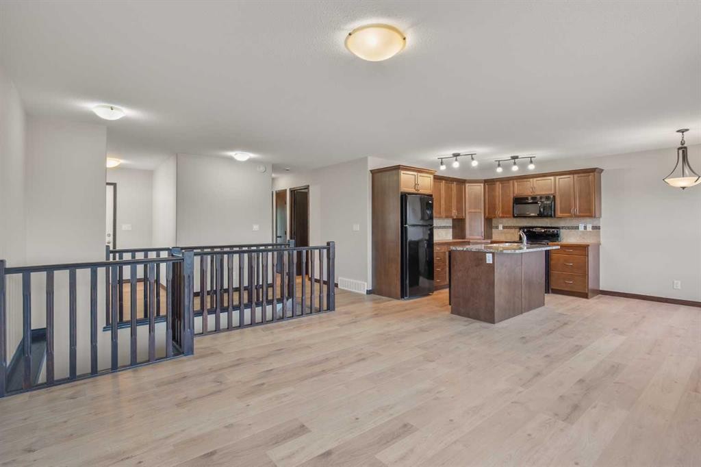 92 Ireland Crescent, Red Deer, AB - Indoor Photo Showing Kitchen
