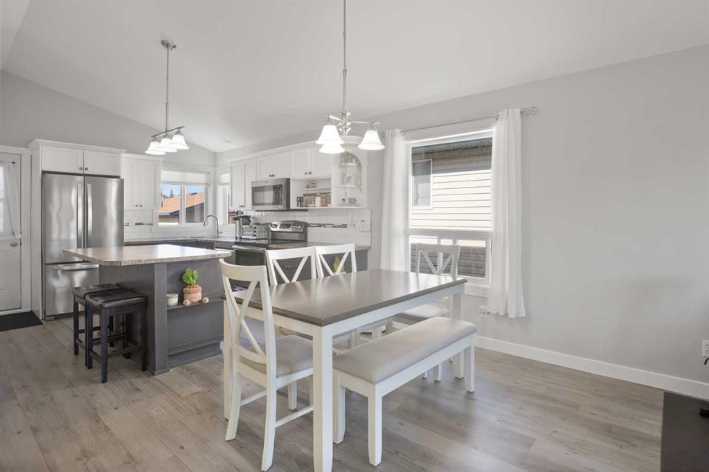 3 Taylor Drive, Lacombe, AB - Indoor Photo Showing Dining Room