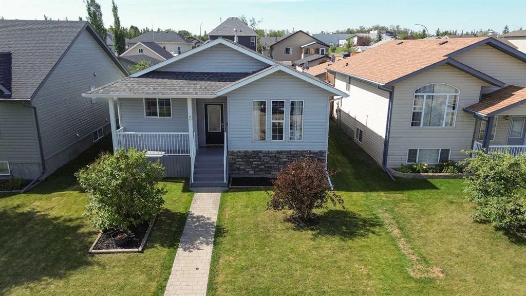 3 Taylor Drive, Lacombe, AB - Outdoor With Facade