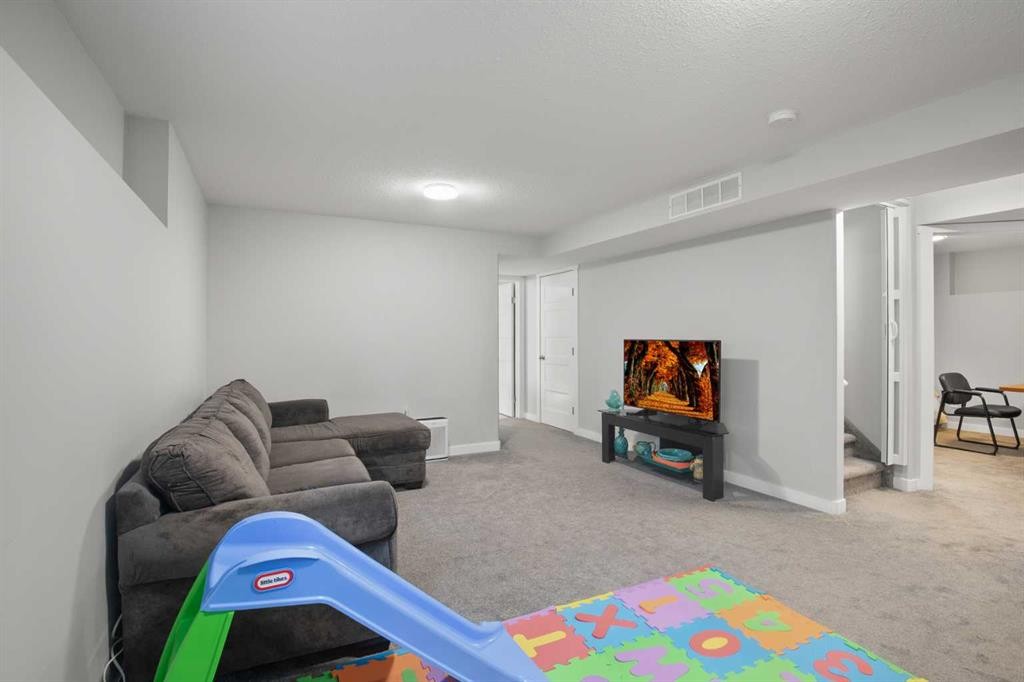 3 Taylor Drive, Lacombe, AB - Indoor