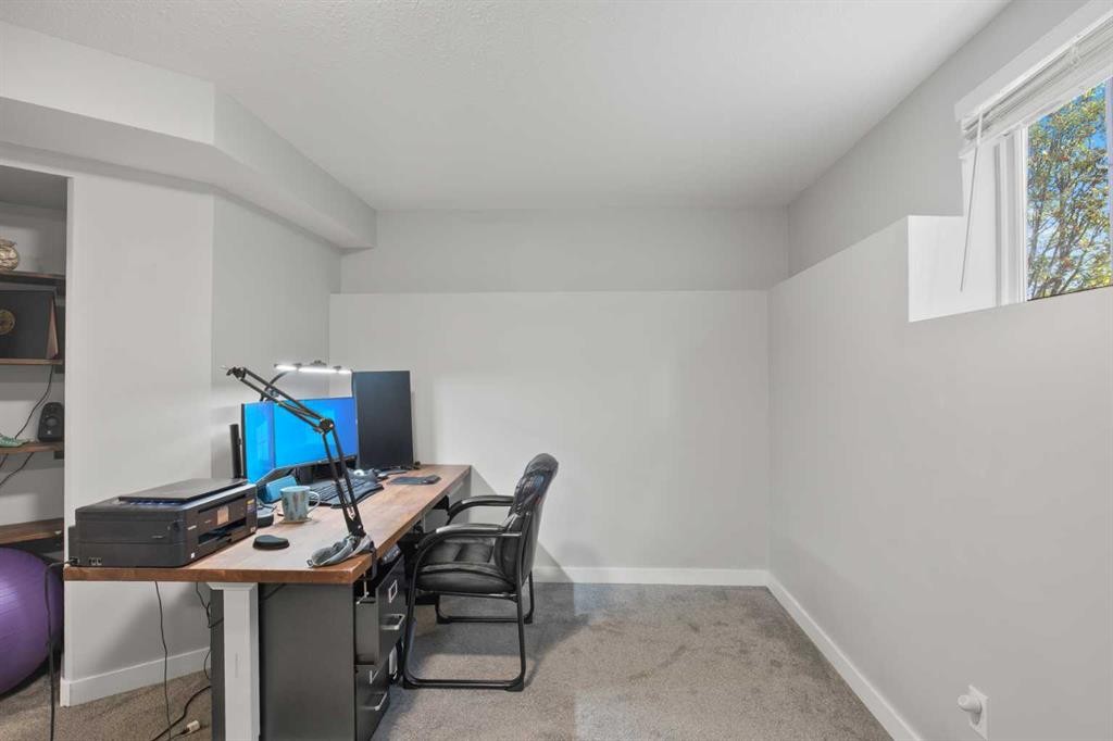 3 Taylor Drive, Lacombe, AB - Indoor