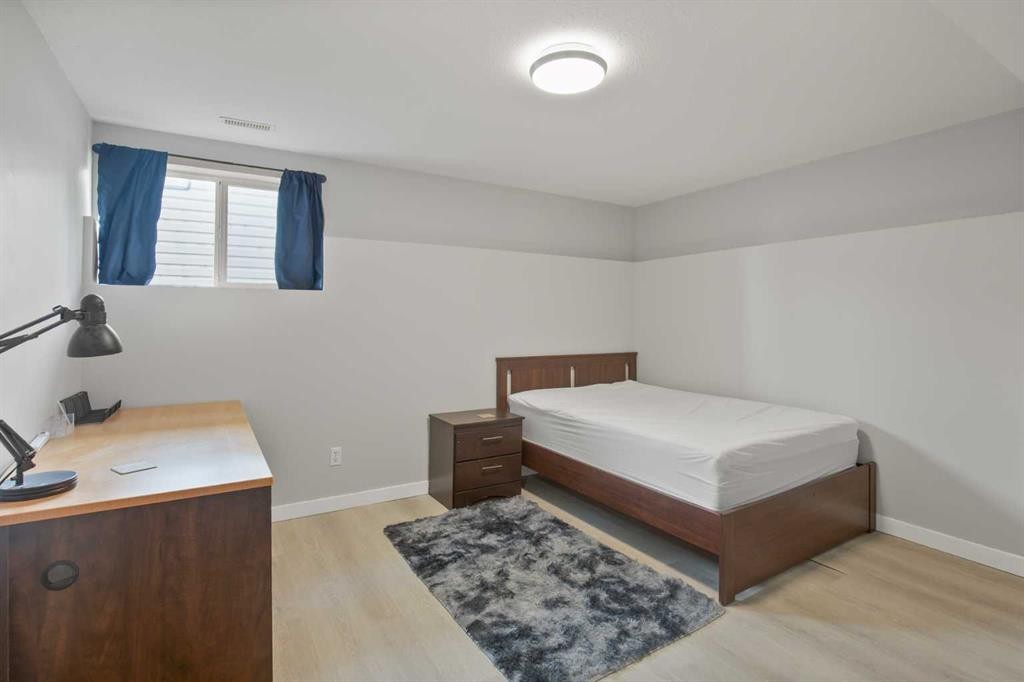 3 Taylor Drive, Lacombe, AB - Indoor Photo Showing Bedroom