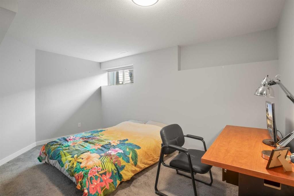 3 Taylor Drive, Lacombe, AB - Indoor Photo Showing Bedroom