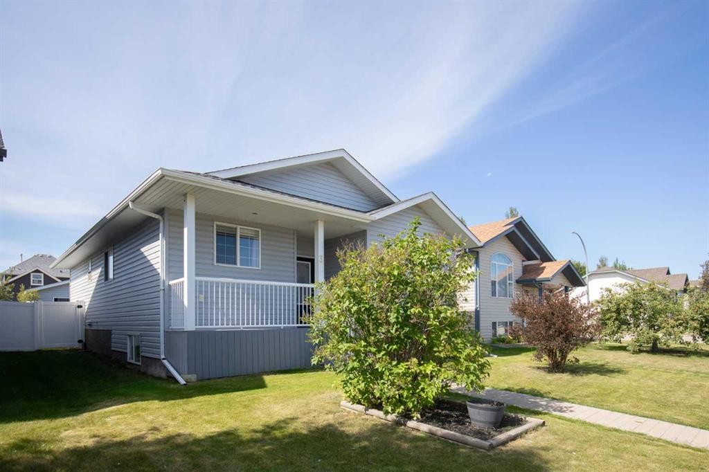 3 Taylor Drive, Lacombe, AB - Outdoor