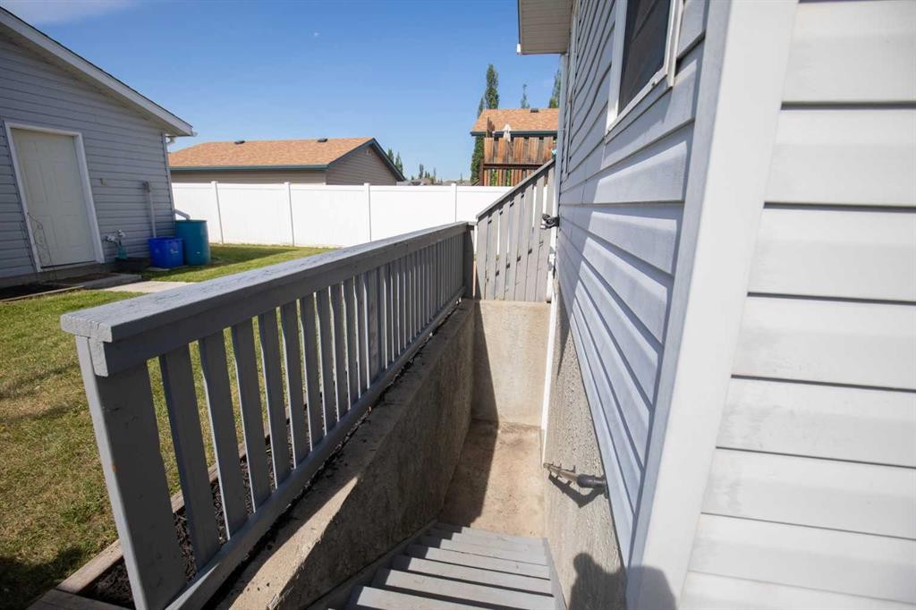 3 Taylor Drive, Lacombe, AB - Outdoor With Exterior