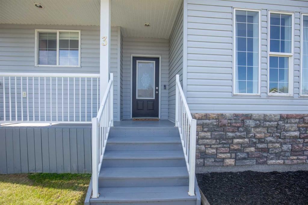3 Taylor Drive, Lacombe, AB - Outdoor With Exterior
