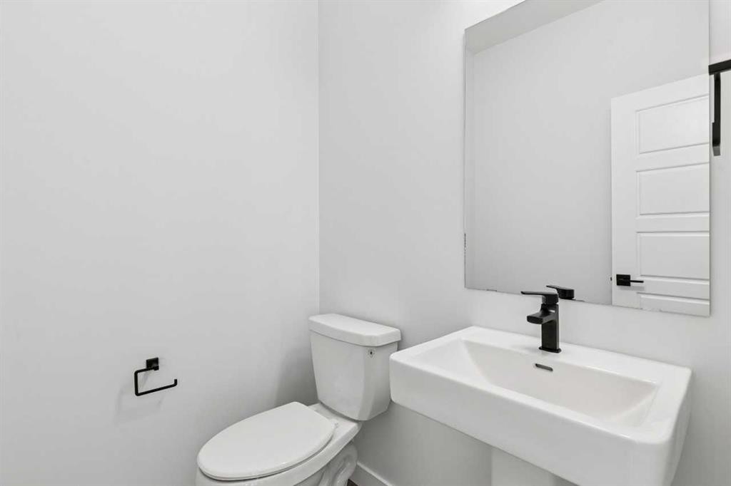 412 Bridgeport Glen, Chestermere, AB - Indoor Photo Showing Bathroom