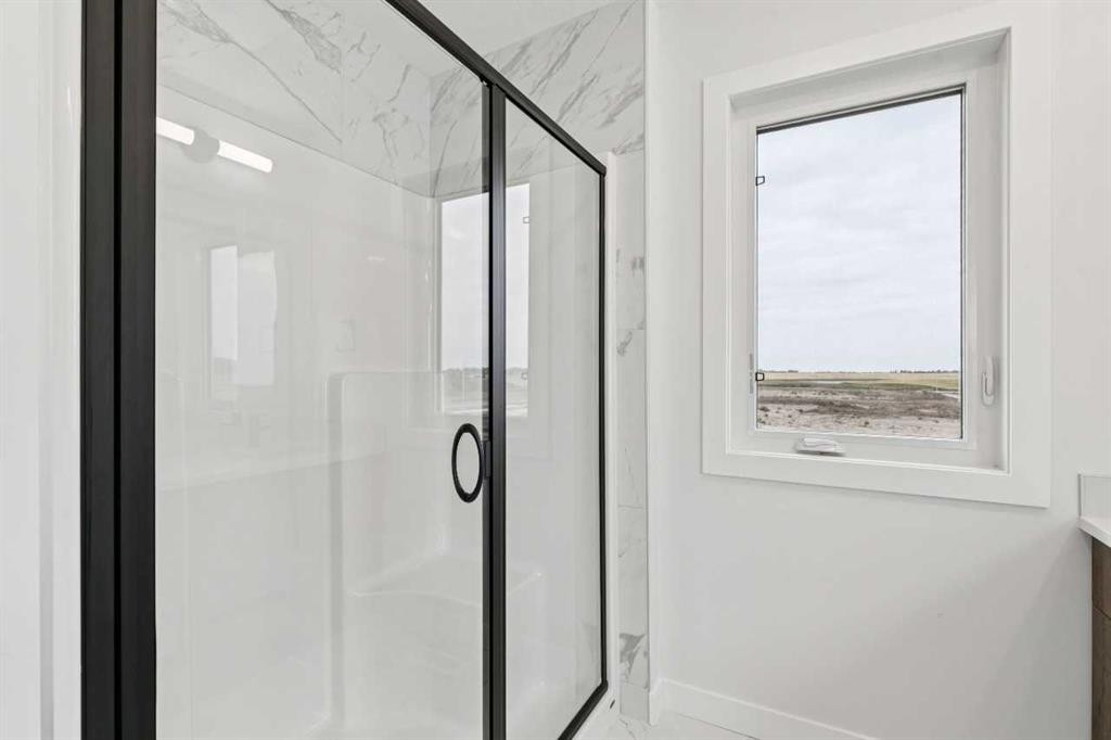 412 Bridgeport Glen, Chestermere, AB - Indoor Photo Showing Bathroom