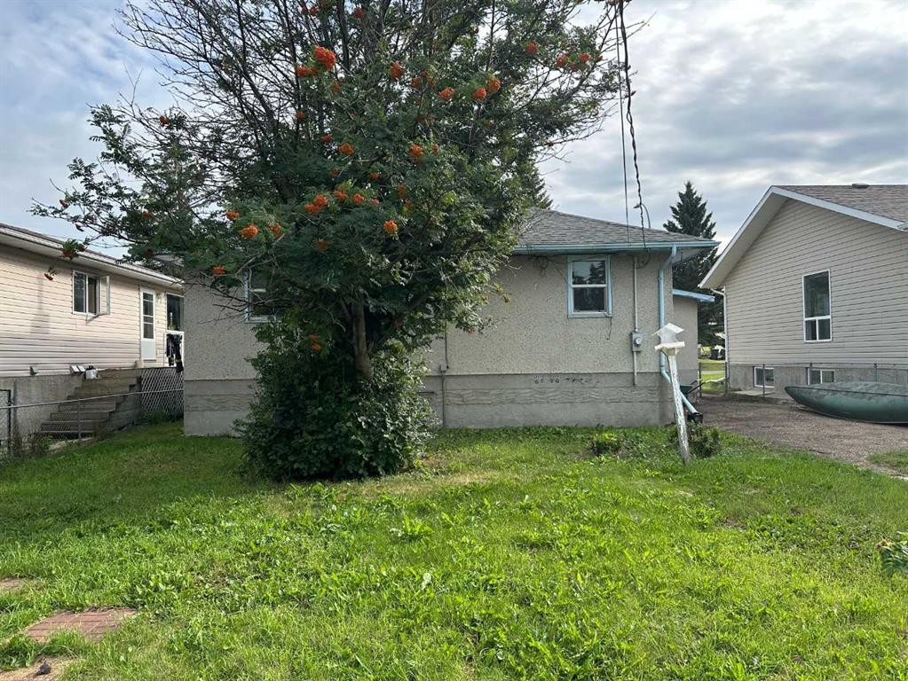 5010 44 Avenue, Ponoka, AB - Outdoor
