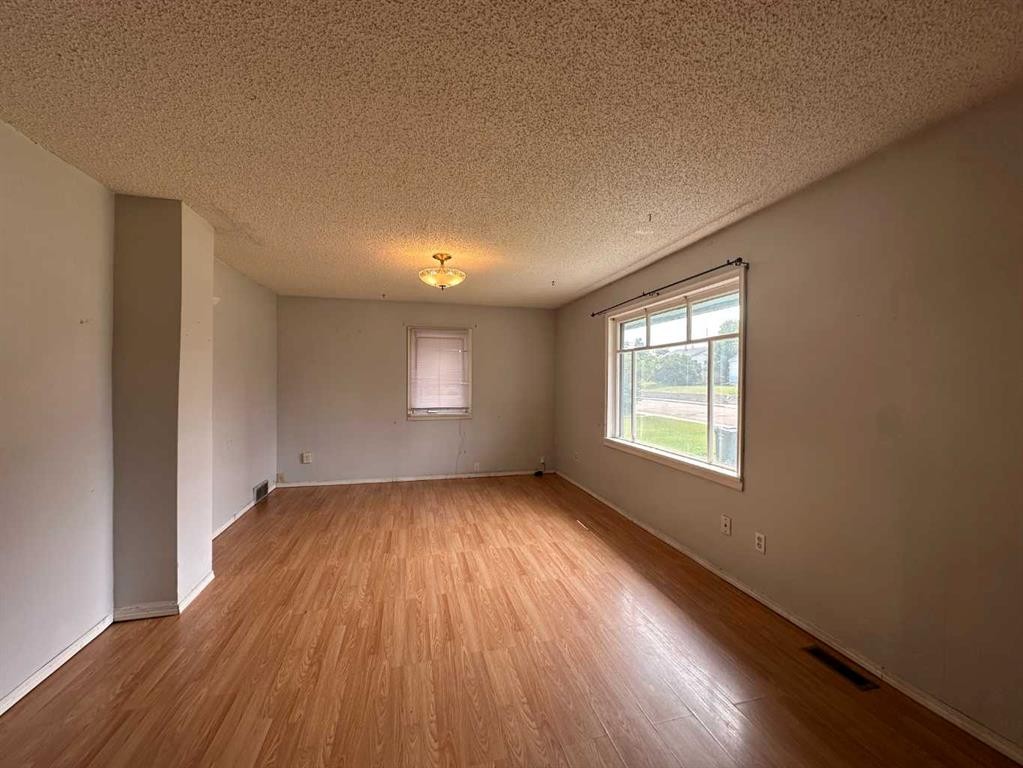 5010 44 Avenue, Ponoka, AB - Indoor Photo Showing Other Room