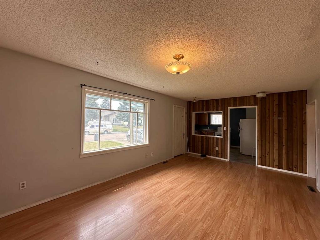 5010 44 Avenue, Ponoka, AB - Indoor Photo Showing Other Room