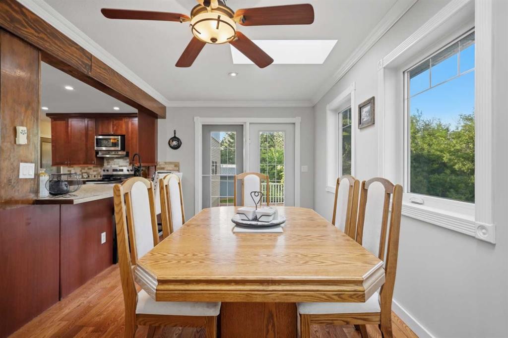 31 Willow Crescent, Lacombe, AB - Indoor Photo Showing Dining Room