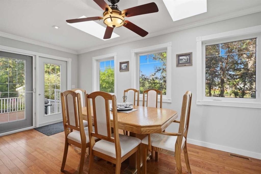 31 Willow Crescent, Lacombe, AB - Indoor Photo Showing Dining Room