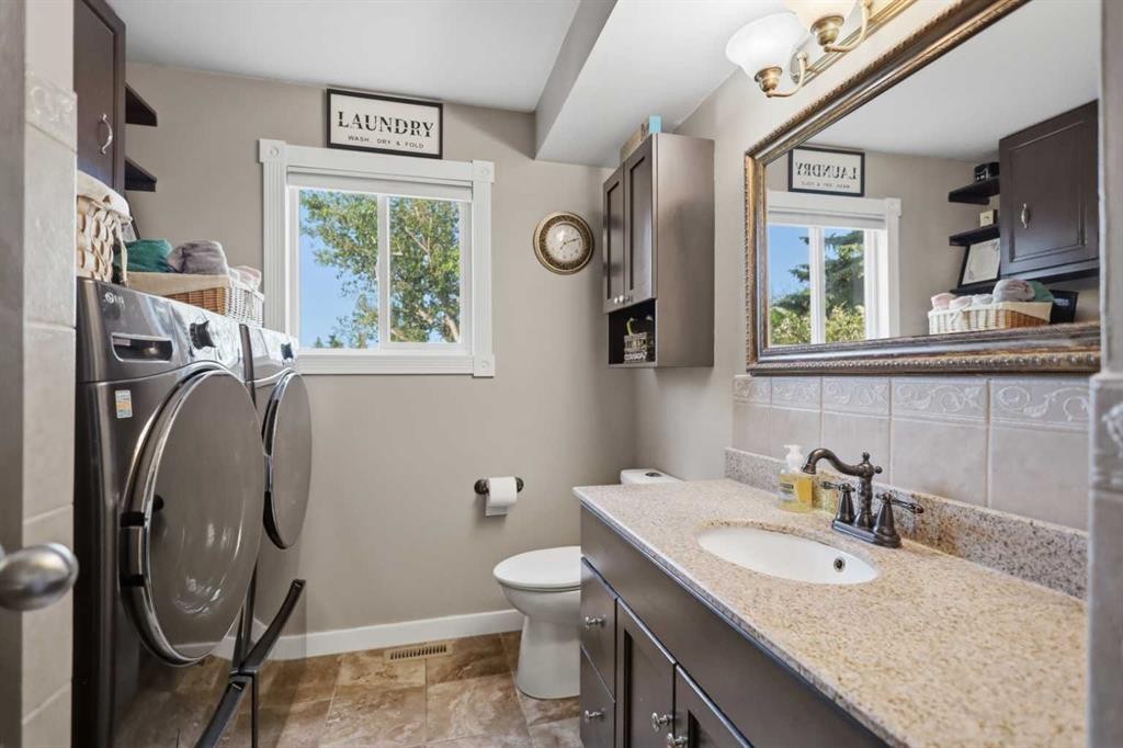 31 Willow Crescent, Lacombe, AB - Indoor