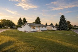 26 Otterbury Avenue Red Deer, AB T4N 5A1